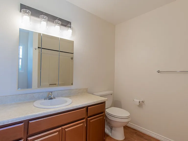 1319 Grand Ave — Photo 16