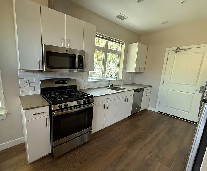 11 Alder St #4-2D — Photo 2