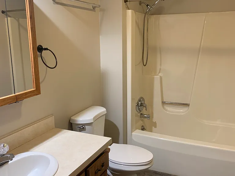 87 Newton St — Photo 10