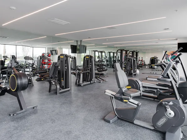 569 Pavonia Avenue image 14 of 17