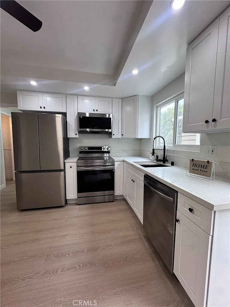 2 bed, 1.5 bath, 950 sqft, $3,800 — Photo 4