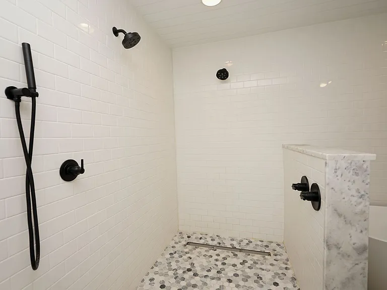 2419 Rocky Shores Dr — Photo 29
