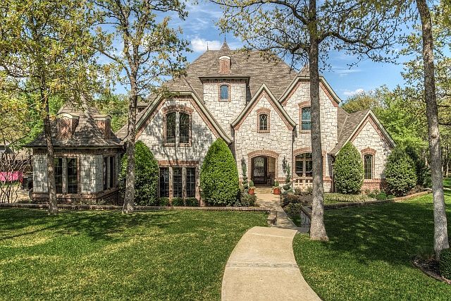 1st image of 841 Simmons Ct