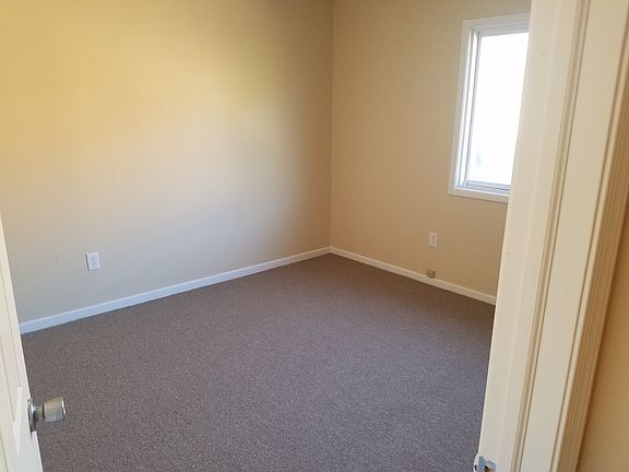 5th image of 430 Dodd St