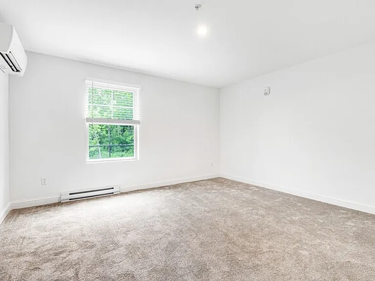 Winchester Woods Apartments — Photo 10