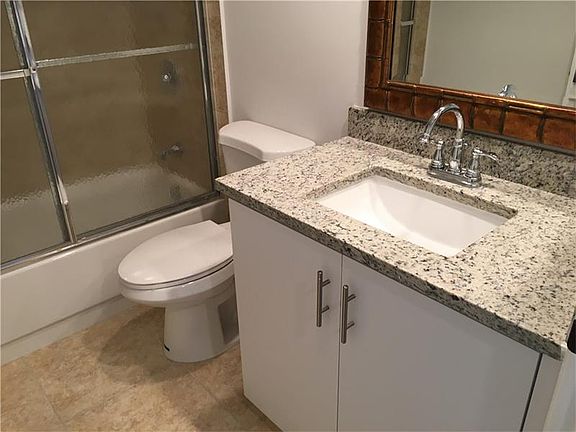 4th image of 2704 Nassau Bnd APT D2