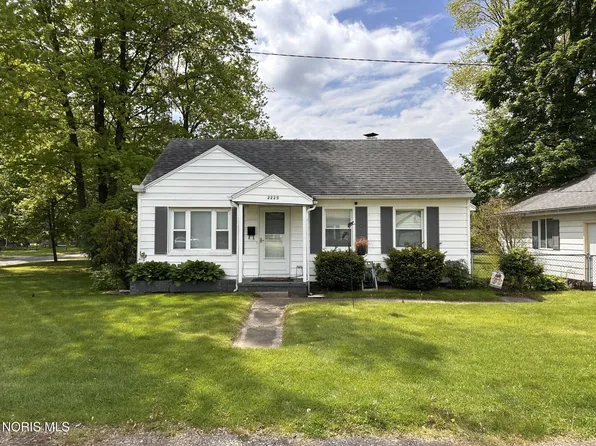 2225 Paradise Ave, Toledo, OH 43613