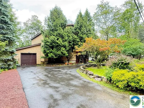 2143 Rosemont Dr, Tobyhanna, PA 18466