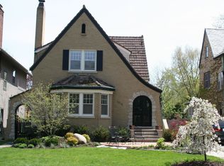 1516 Lincoln St, Evanston, IL 60201