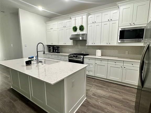 2nd image of 2515 Chestnut Oak Cir