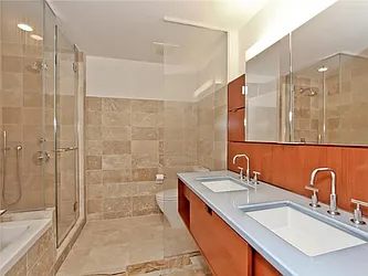 Rented by R New York