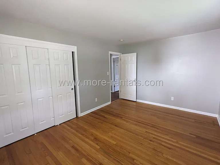 398 Collingwood Ave — Photo 14