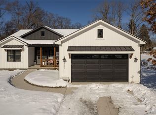 5730 Crescent Rd, Waterford, MI 48327