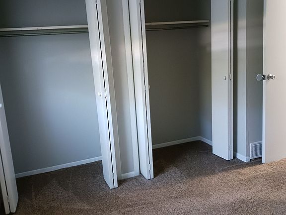 5th image of 3623 Packard St APT 17
