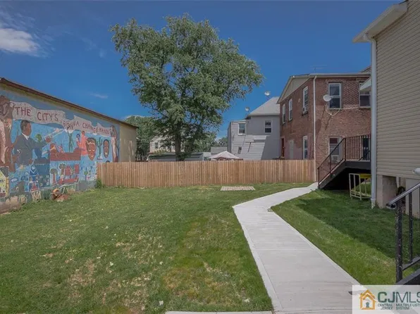 39 Throop Ave Unit 103, New Brunswick, NJ 08901