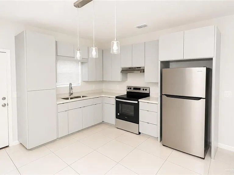 1417 S Xanthia St #2 — Photo 7