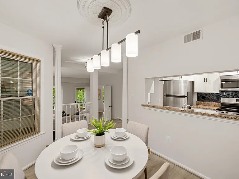 2811 S Woodrow St #B — Photo 9