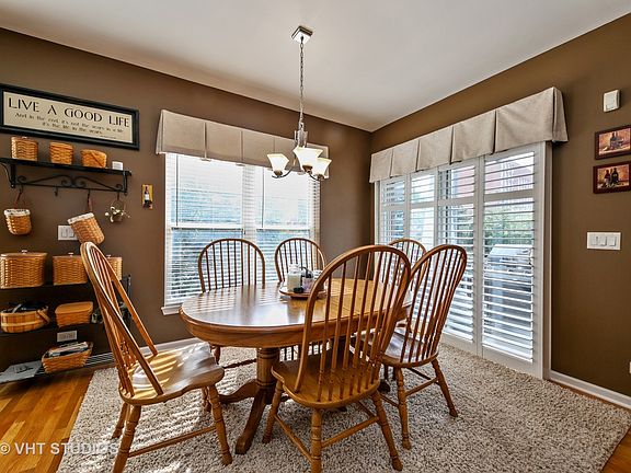 5th image of 1110 Longwood Dr