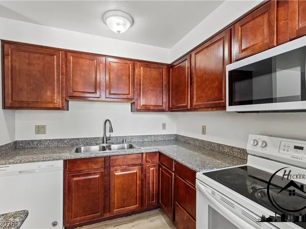 5383 Indian River Dr Unit 320, Spring Valley, NV 89103