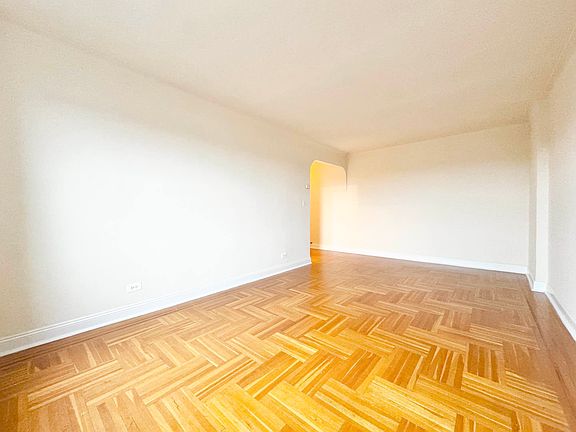 4th image of 47-10 Skillman Ave #1