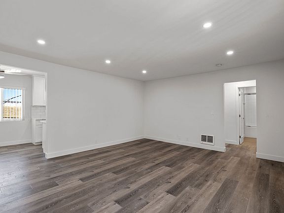 5th image of 17450 Van Ness Ave #56e6bcbcb
