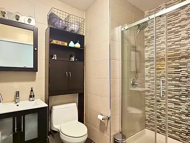 2309 Astoria Blvd #1R — Photo 4