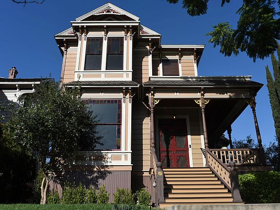 4th image of 1321 Carroll Ave