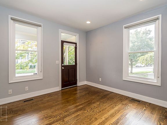 5th image of 160-162 E 3rd Ave #3388A7786