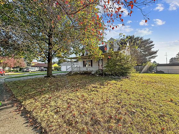 3rd image of 114 Kent Ct