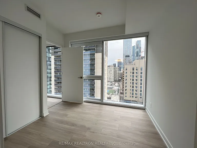 3 Gloucester St #1007 — Photo 12