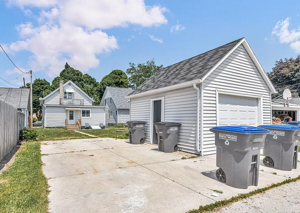 1029 Logan Ave #UPPER