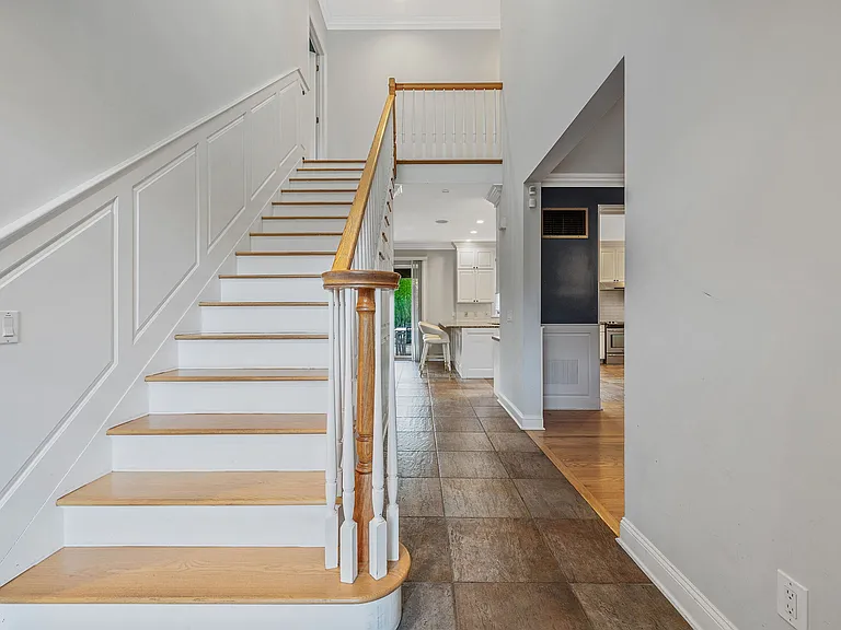 32 Vail Ave #A — Photo 13