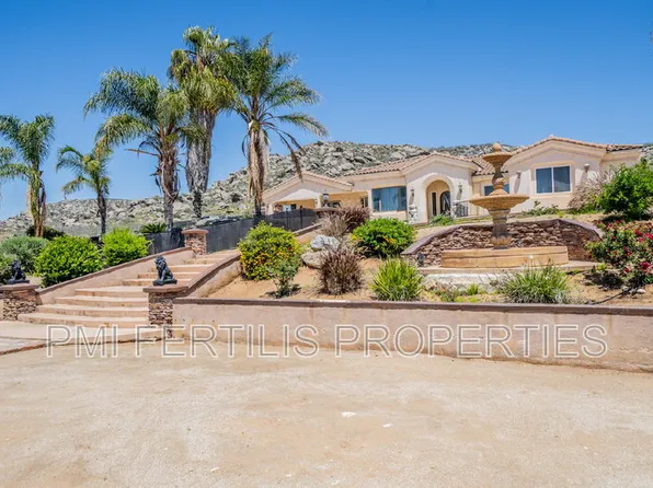 17425 Cyrus Ln, Riverside, CA 92504