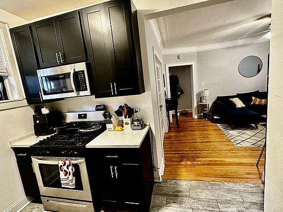 3rd image of 3157 N Hudson Ave APT D1