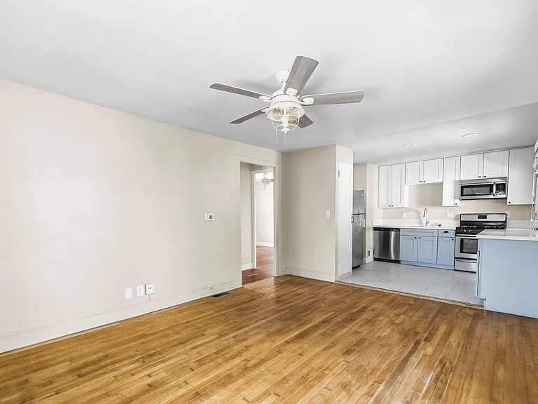 2121 Albatross St #2121 — Photo 8