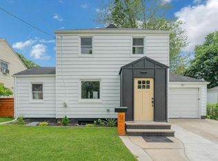 12 Lerome Pl, Teaneck, NJ 07666