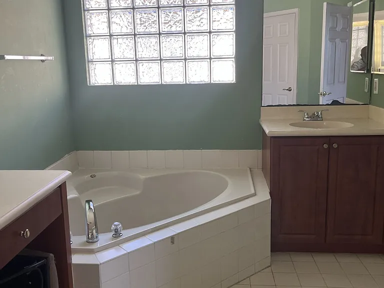 642 NW Stanford Ln — Photo 18