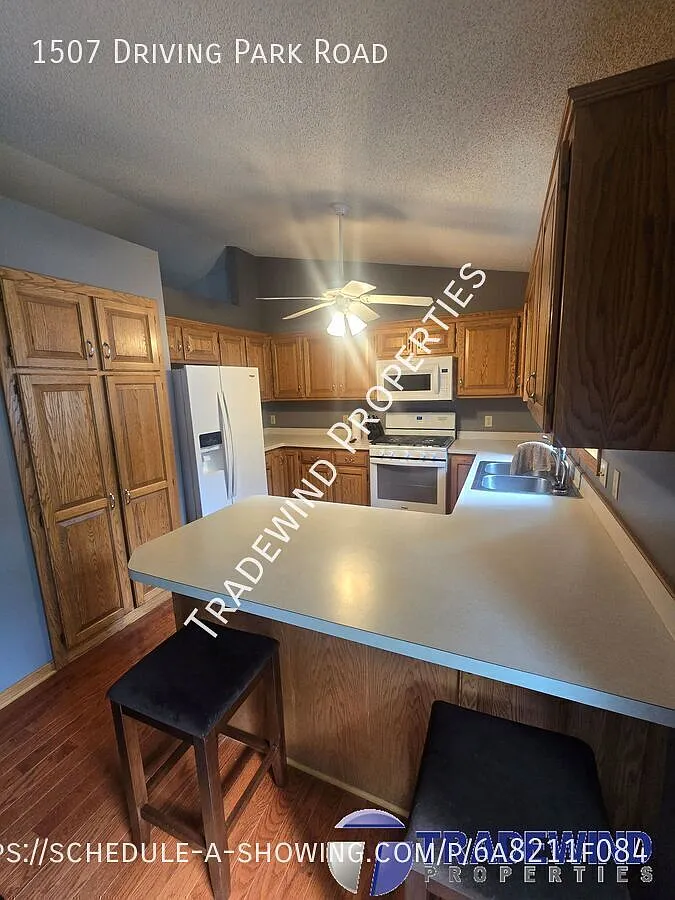Nice 4 Bed 2 Bath Home — Photo 2