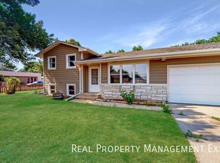 106 W 37th St, Sioux Falls, SD 57105