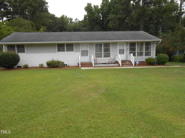 1105 W Cole St, Dunn, NC 28334