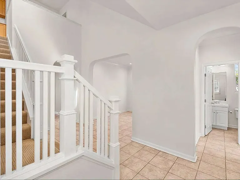 626 28th St — Photo 3