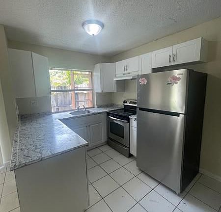 3rd image of 3007 NW 4th Ave APT 3