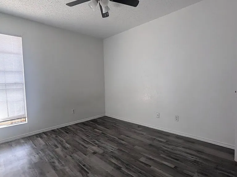 Bennett Place Apartments — Photo 43