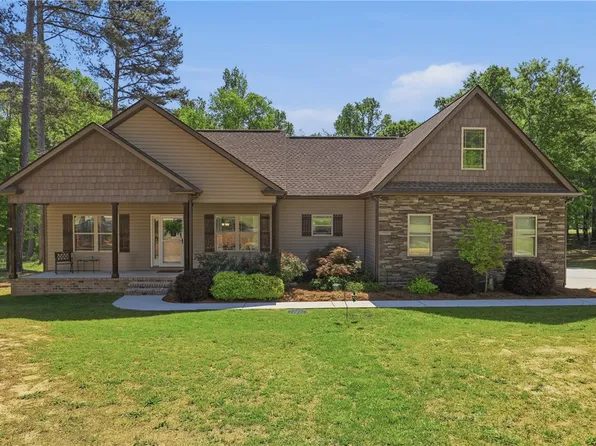 297 Paradise Vista Dr, Williamston, SC 29697