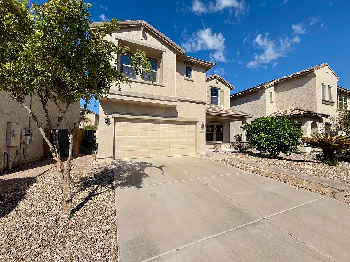 3 bed, 2.5 bath, 1909 sqft, $2,350 — Photo 2
