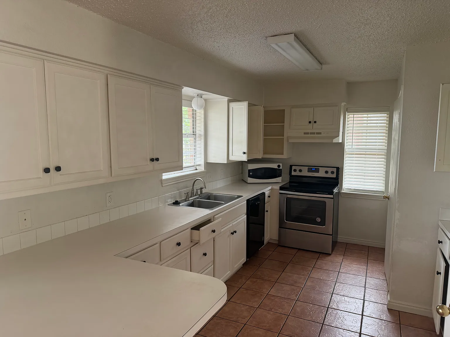 3 bed, 1247 sqft, $1,500 — Photo 4