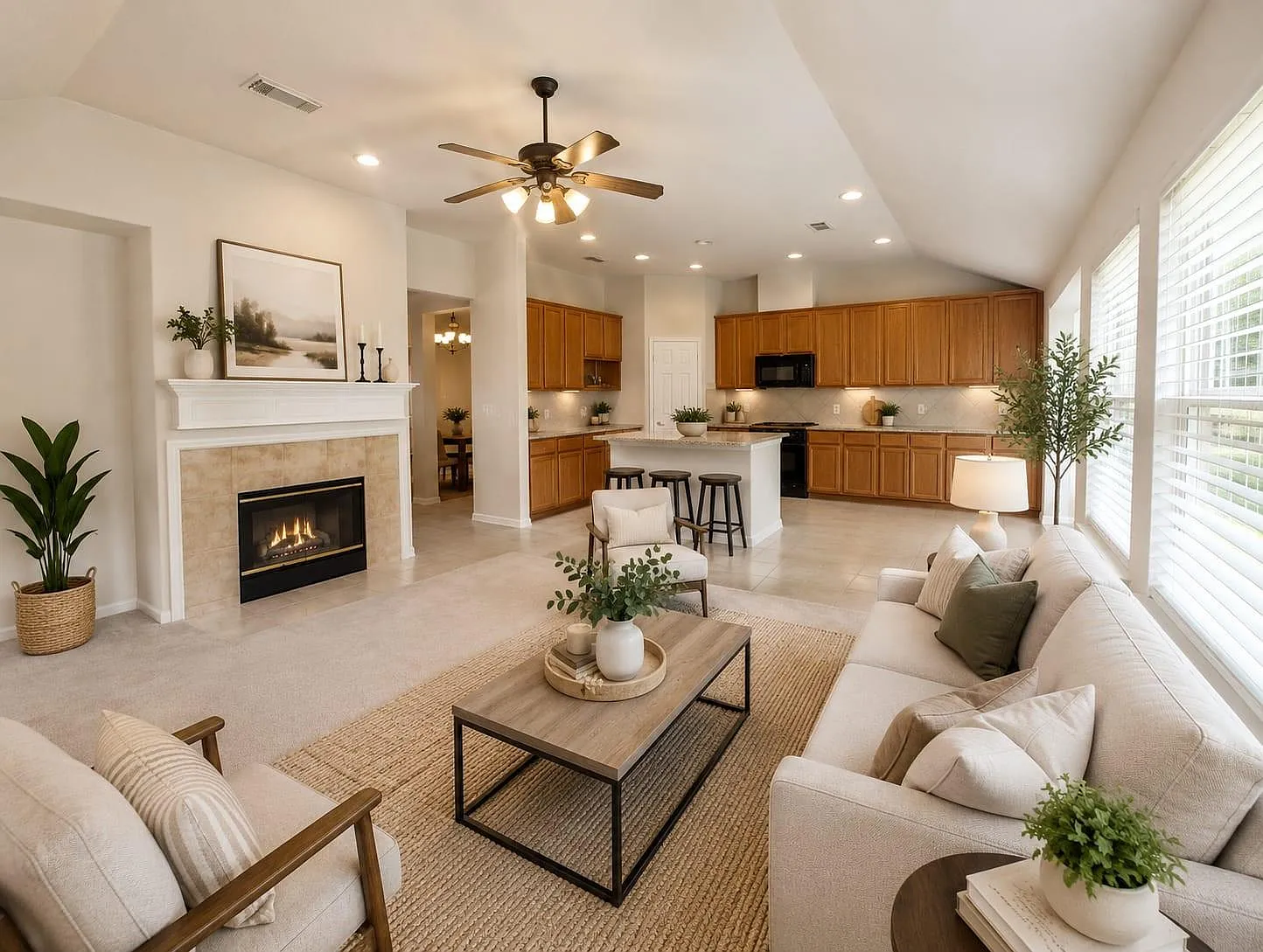 4 bed, 2.5 bath, 2100 sqft, $2,400 — Photo 2