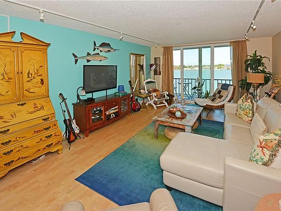 4th image of 7920 Sun Island Dr S APT 404