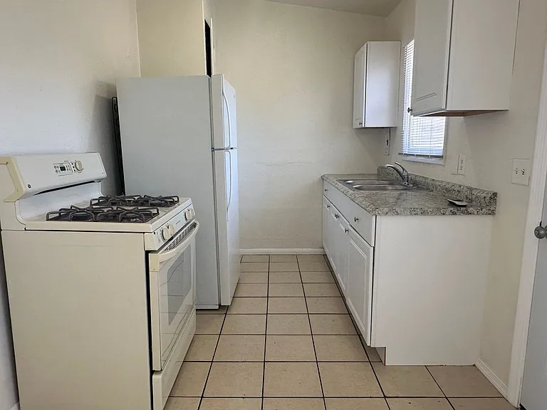 2841 B Street — Photo 4
