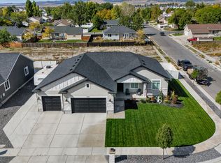 3881 N Chapman Dr, Eagle Mountain, UT 84005